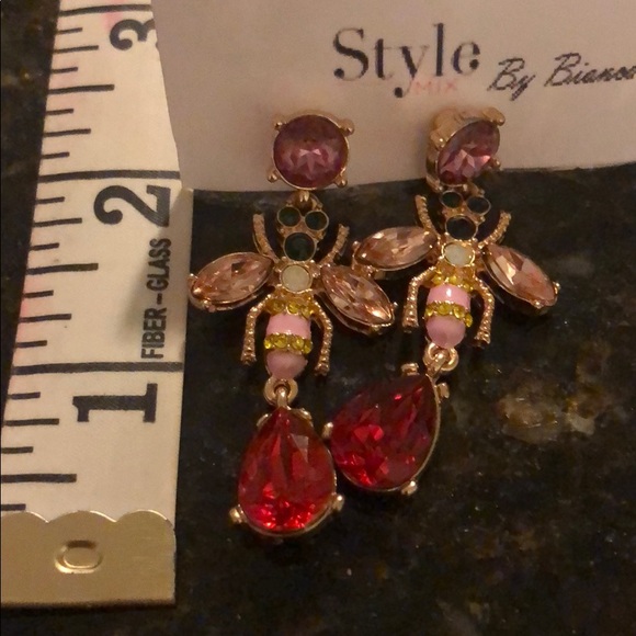 Insect Inspired Jewel Earring - Picture 2 of 3